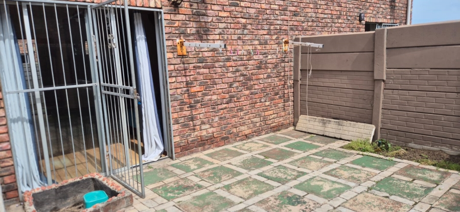 2 Bedroom Property for Sale in Algoa Park Eastern Cape